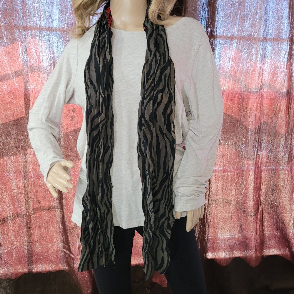 Reversible scarf